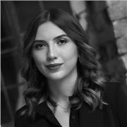 Studentessa universitaria per lezioni di matematica delle elementari